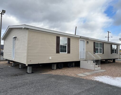 Eastland Prime Sectional A32802-P